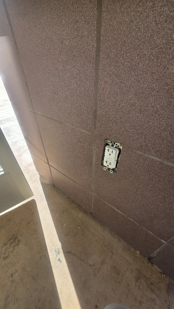 Electrical outlet installation